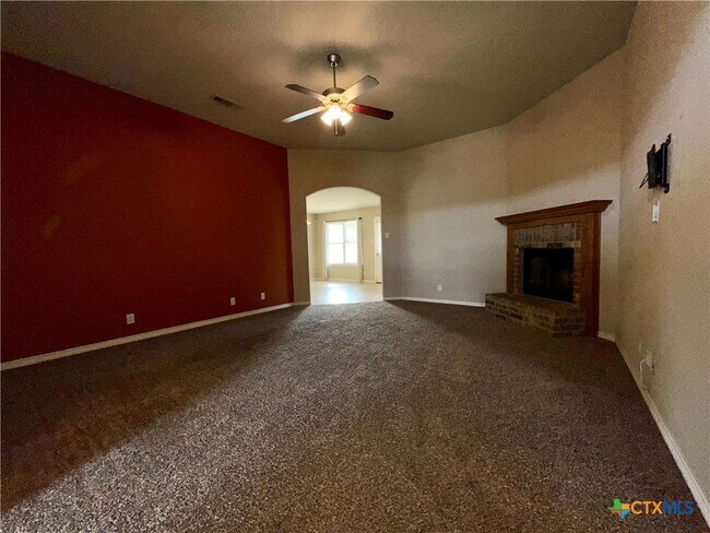 Building Photo - 2702 Montague County Dr