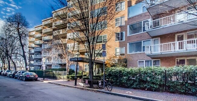 Building Photo - 145 Pinckney St