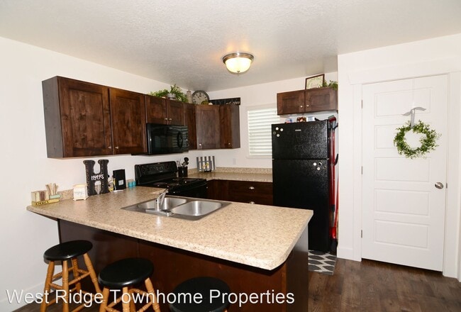 Building Photo - 3 br, 1.5 bath Apartment - 120 West 400 South