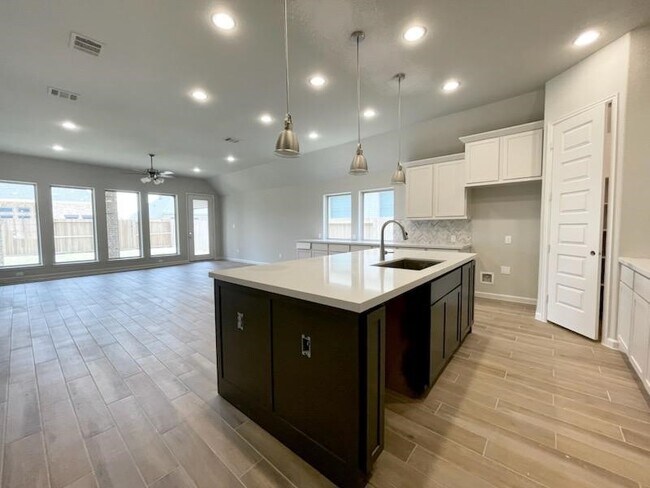 Building Photo - 29619 Sterling Knoll Dr