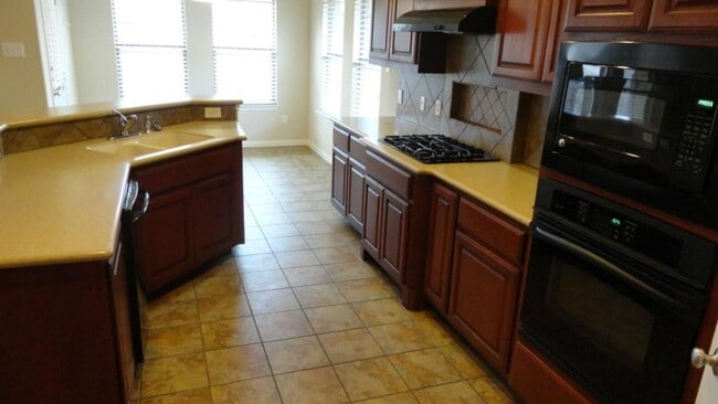 Building Photo - Single story 4 bedroom in Belterra