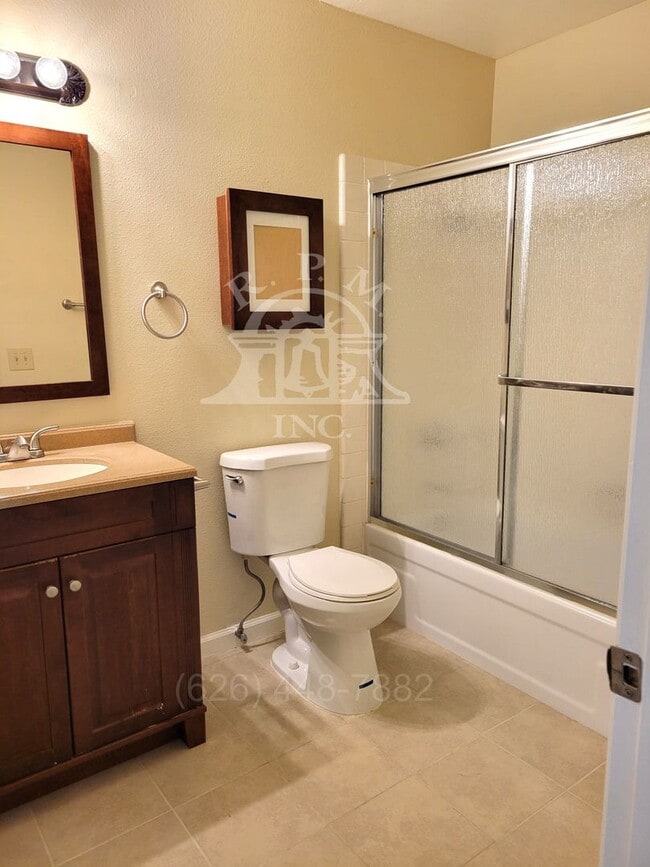 Building Photo - Spacious 2 Bedroom, 1 ¾ Bathroom Condo in Rosemead, CA.