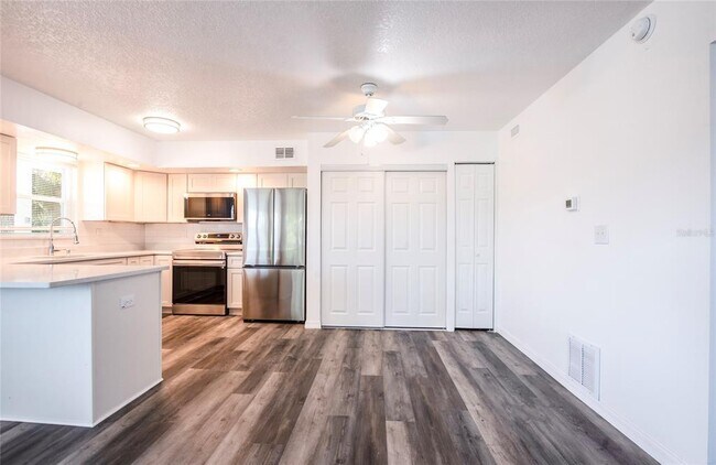 Building Photo - 717 E Gulf Blvd