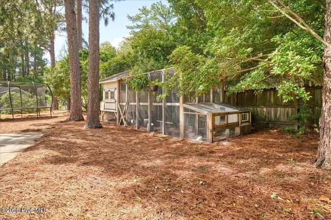 Building Photo - 209 Lazar Ln