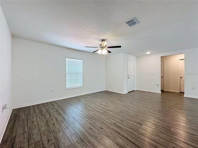 Building Photo - 1407 Hillsborough Way