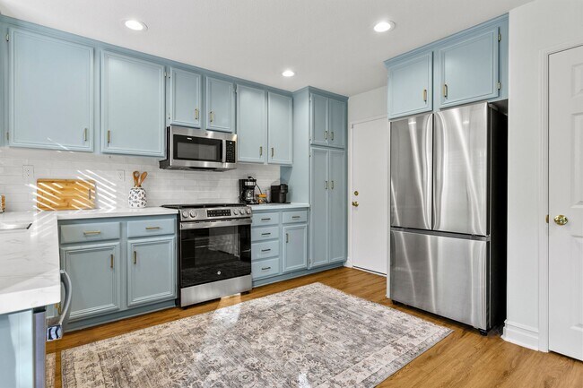 Building Photo - Stunning Aliso Viejo Pool Home 4 Bedroom