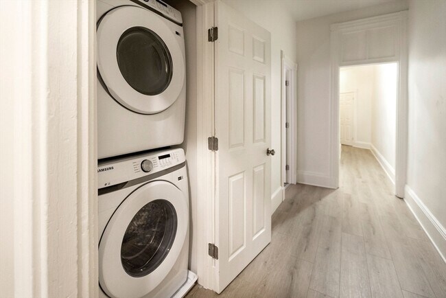 Building Photo - 864 Huntington Ave