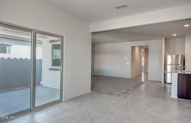 Building Photo - 18354 N Buckhorn Trail