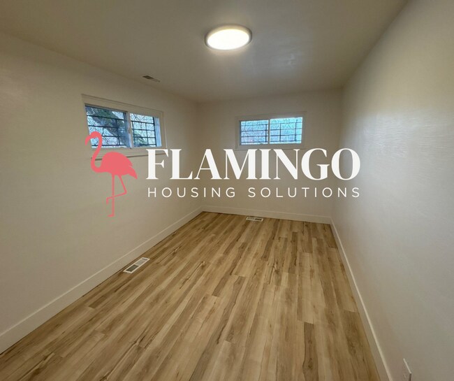 Building Photo - 305 Mercer Ave