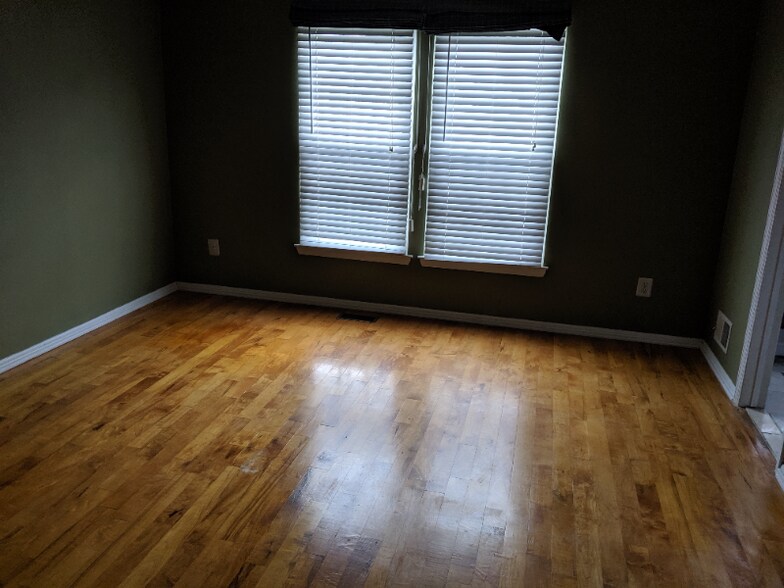 Building Photo - 112 W Shetland Ct