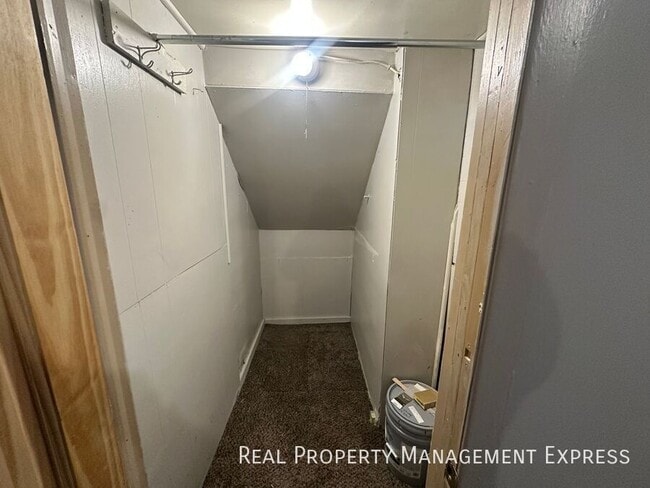 Building Photo - Cozy 1 Bedroom 1 Bathroom Apartment