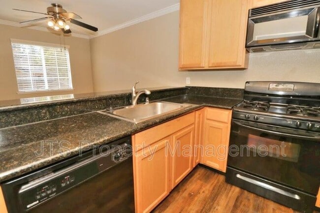 Building Photo - 11150 Trinity River Dr