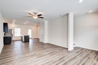 Building Photo - 412 Bogle St
