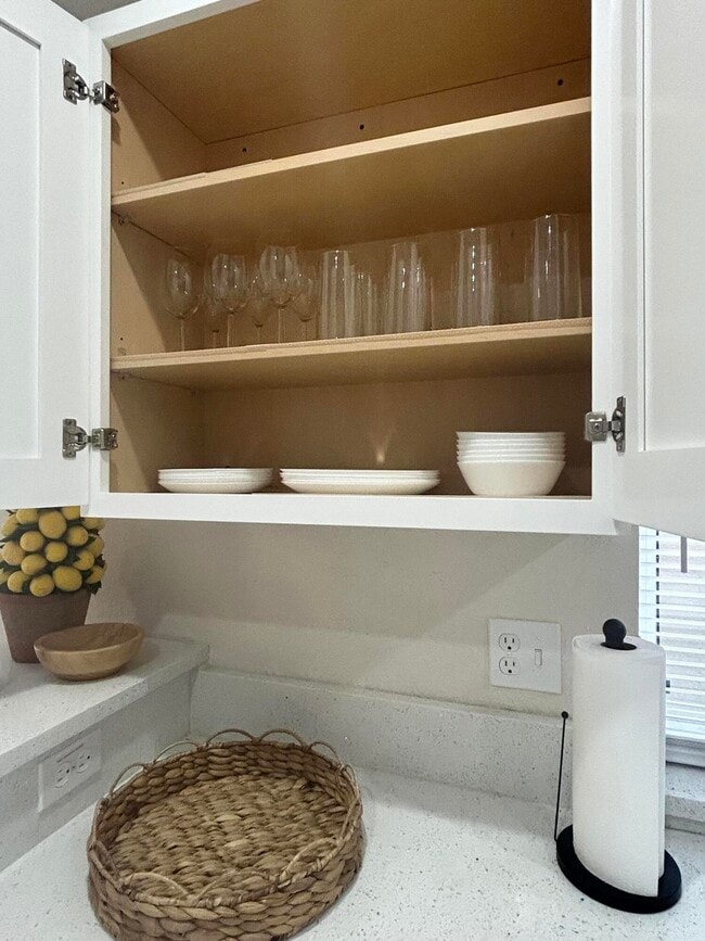 Building Photo - 1136 Staghorn St