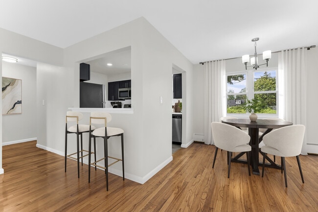 Building Photo - Scotch Plains Gardens