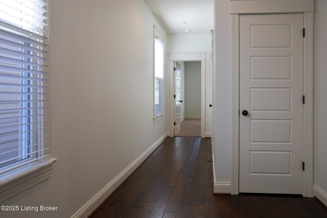 Building Photo - 10711 Impatiens St