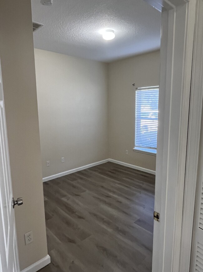 Building Photo - 3640 Kirkpatrick Cir