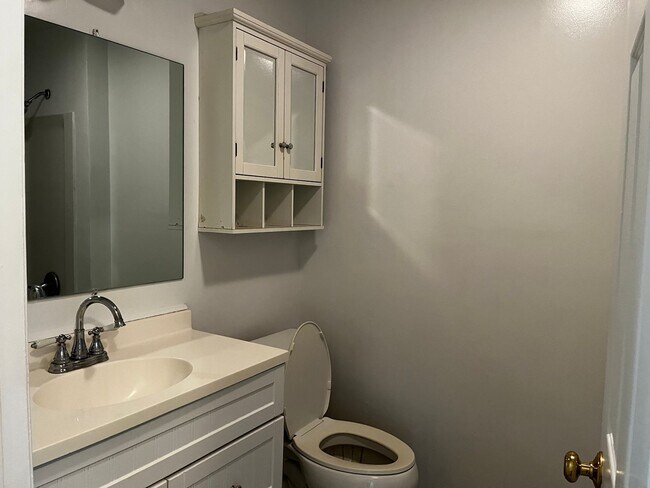 Building Photo - Ranch Style Single Family Home in New Bern