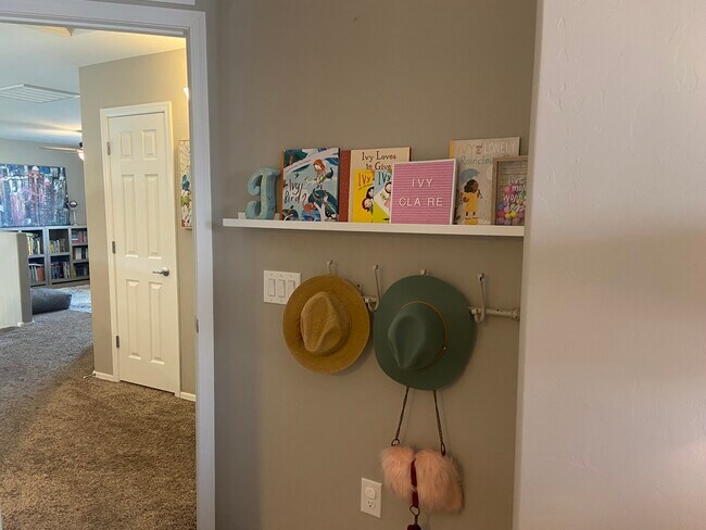 Building Photo - 9095 Blue Saguaro St