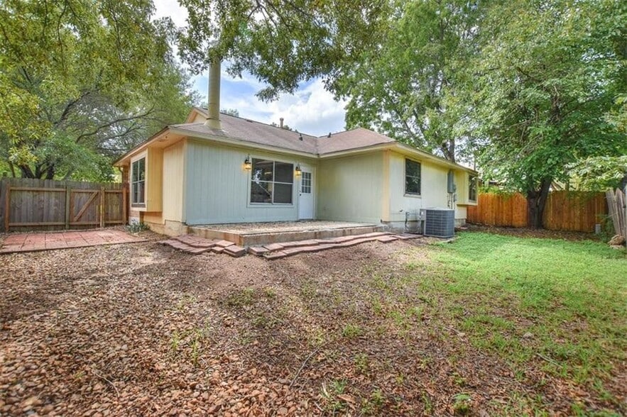 Building Photo - 2010 Elder Way