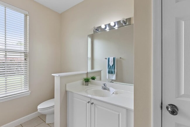 Building Photo - 3034 Cummings Ave