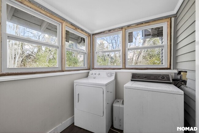 Building Photo - Charming 4BR House in Greensboro