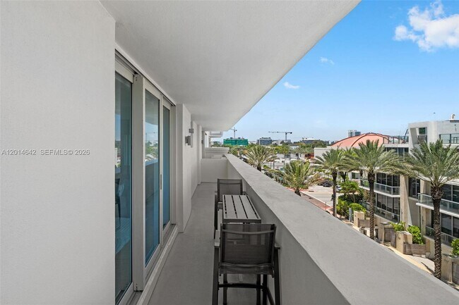 Building Photo - 9499 Collins Ave