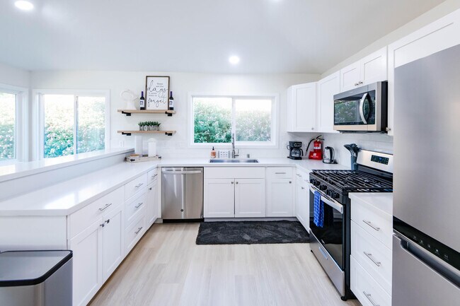 Building Photo - 79361 Port Royal Ave