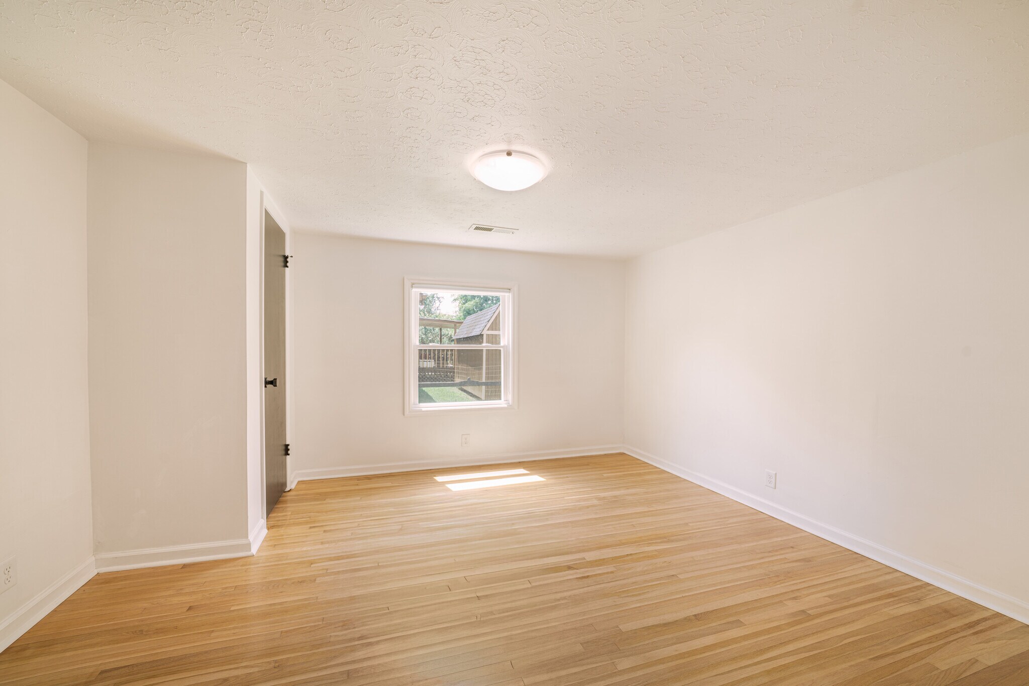 Building Photo - 212 McArthur Dr