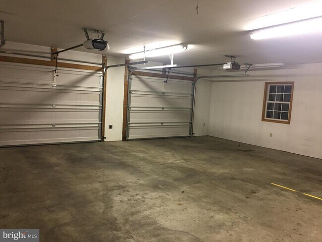 Building Photo - 110 Beech Ln