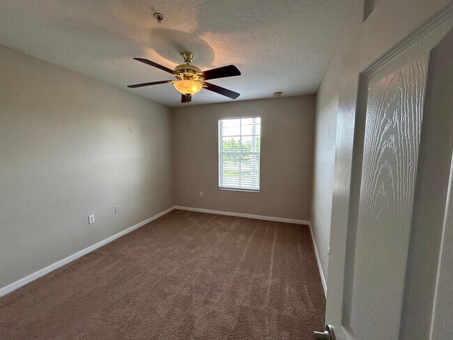 Building Photo - 458 Tradition Ln