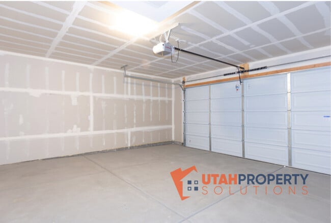 Building Photo - 408 S 980 W