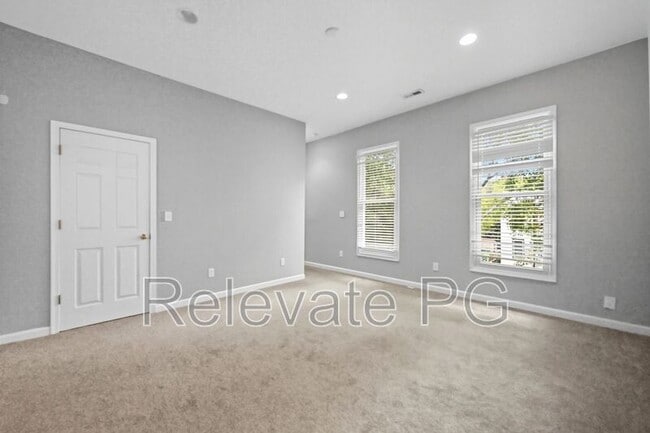 Building Photo - 1801 4th Ave