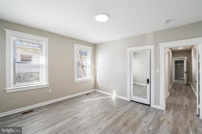 Building Photo - 3408 W Forest Park Ave