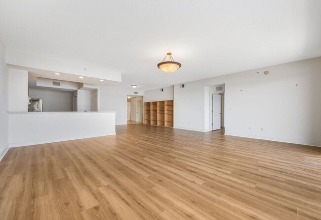 Building Photo - New Rental!