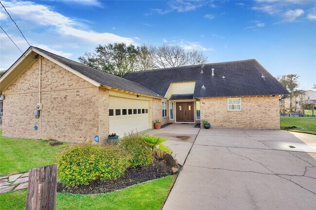 Primary Photo - 89 Bayou Ln
