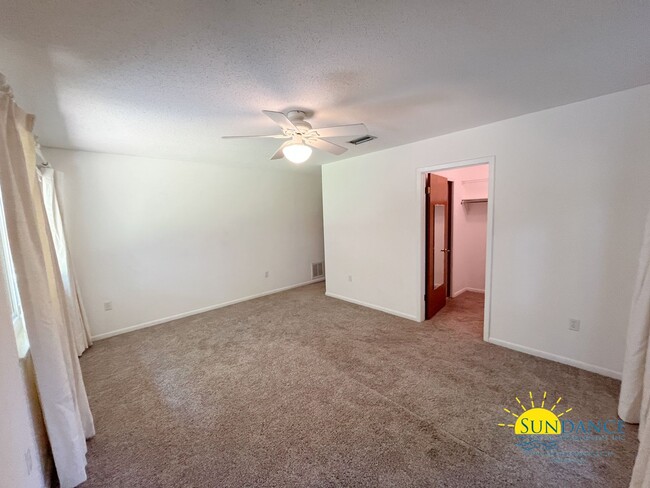 Building Photo - Sparkling Pool Oasis 3 Bedroom + Flex Spac...