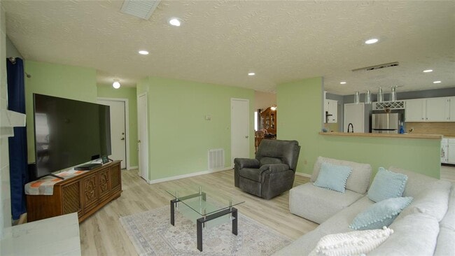 Building Photo - 1226 Brook Grove Dr