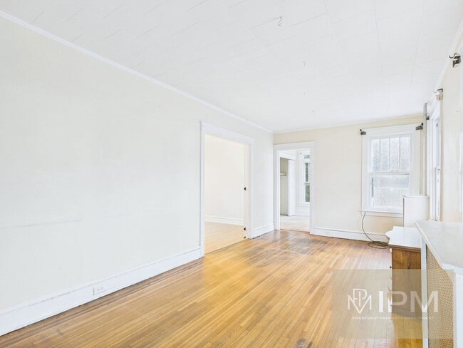 Building Photo - Charming 3 Bedroom, 2 Bath Home in York, Pa!