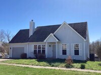 Building Photo - **Backyard offers Country Setting in City Limits**