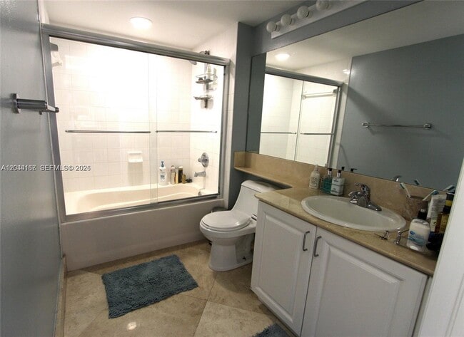 Building Photo - 1155 Brickell Bay Dr