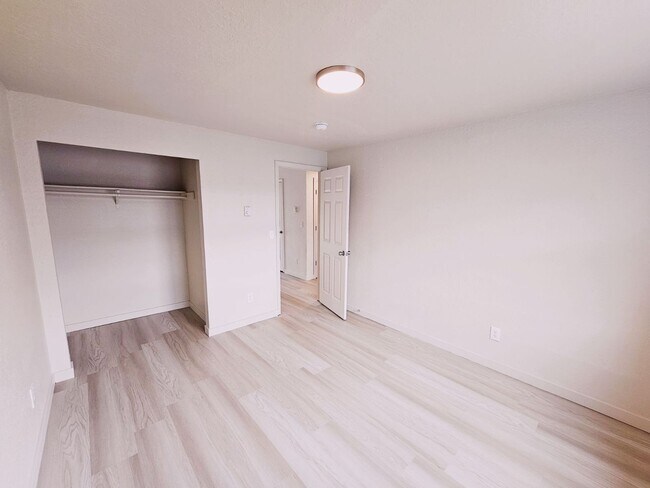Building Photo - Newly Remodeled Two Bed One Bath Unit in the Heart of Sultan