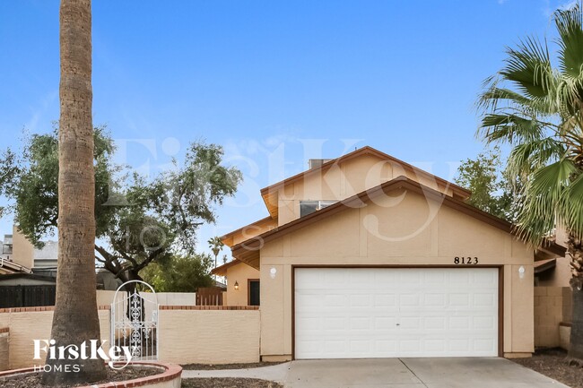 Building Photo - 8123 W Shangri La Rd