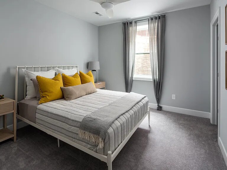 Bedroom in basement - 934 Pullman Pl