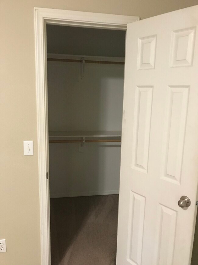 Building Photo - 3013 Main St