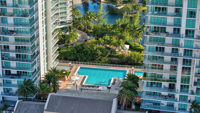 Building Photo - 300 Sunny Isles Blvd