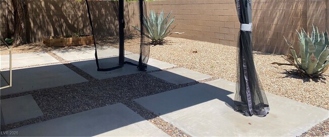 Building Photo - 7956 Skyline View Ct