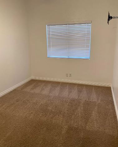 Building Photo - 730 Altacrest Dr