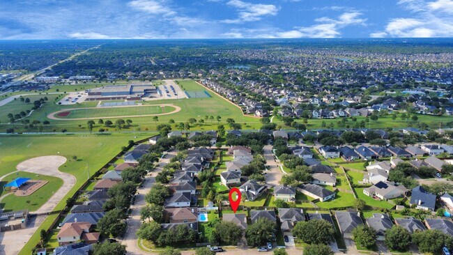 Building Photo - 12902 Meadow Springs Dr