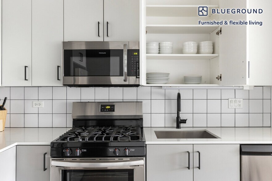 Building Photo - 61 W Erie St